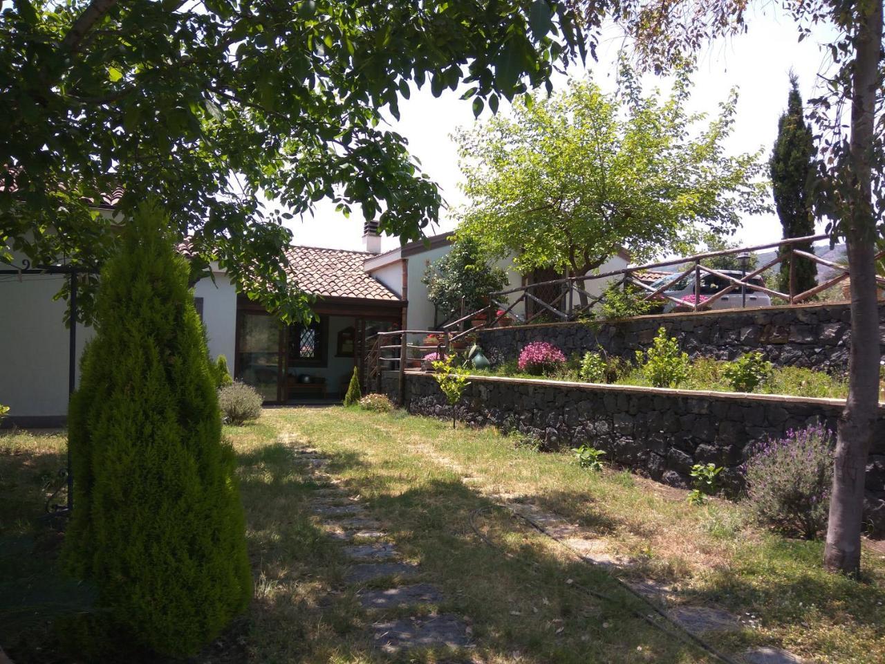 Alberto'S Mt.Etna B&B Zafferana Etnea Exterior photo